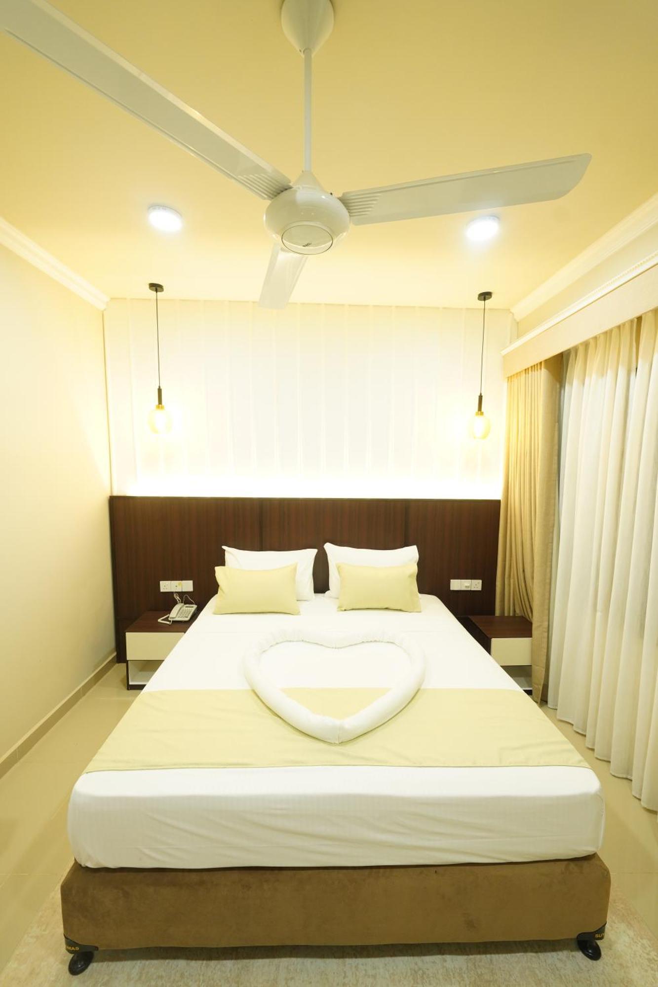 Hotel Grand Amanee รัตนปุระ ภายนอก รูปภาพ