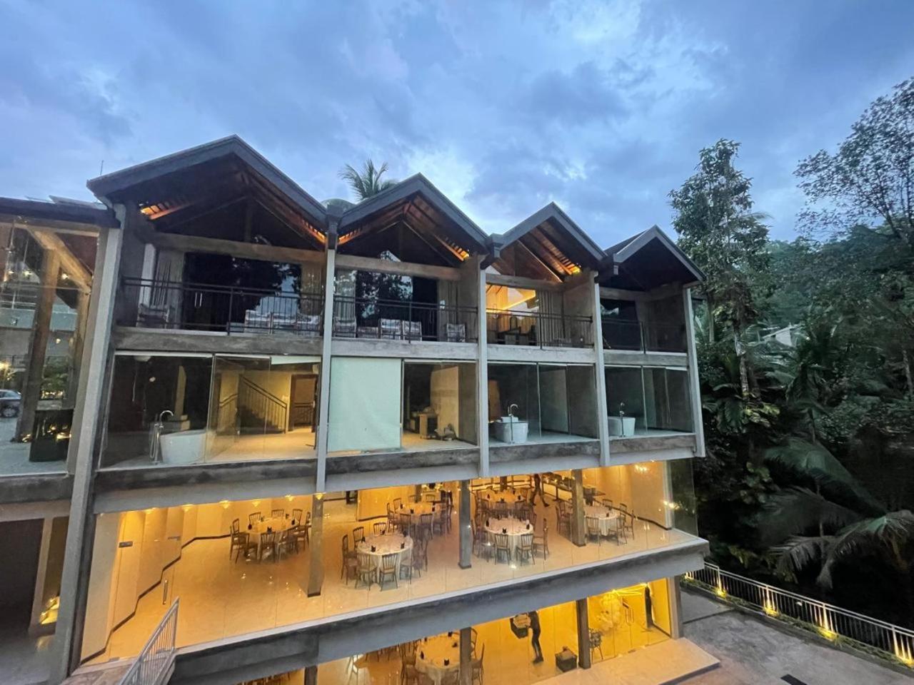 Hotel Grand Amanee รัตนปุระ ภายนอก รูปภาพ