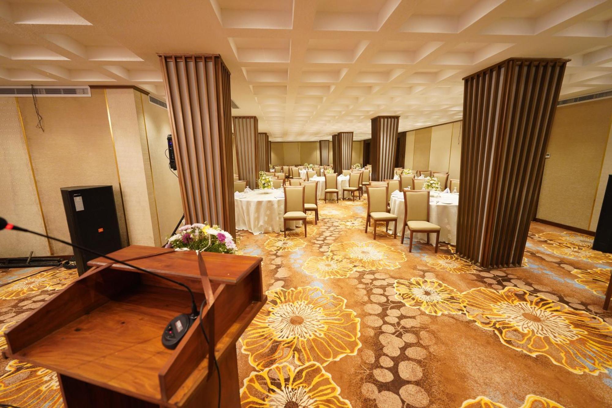 Hotel Grand Amanee รัตนปุระ ภายนอก รูปภาพ