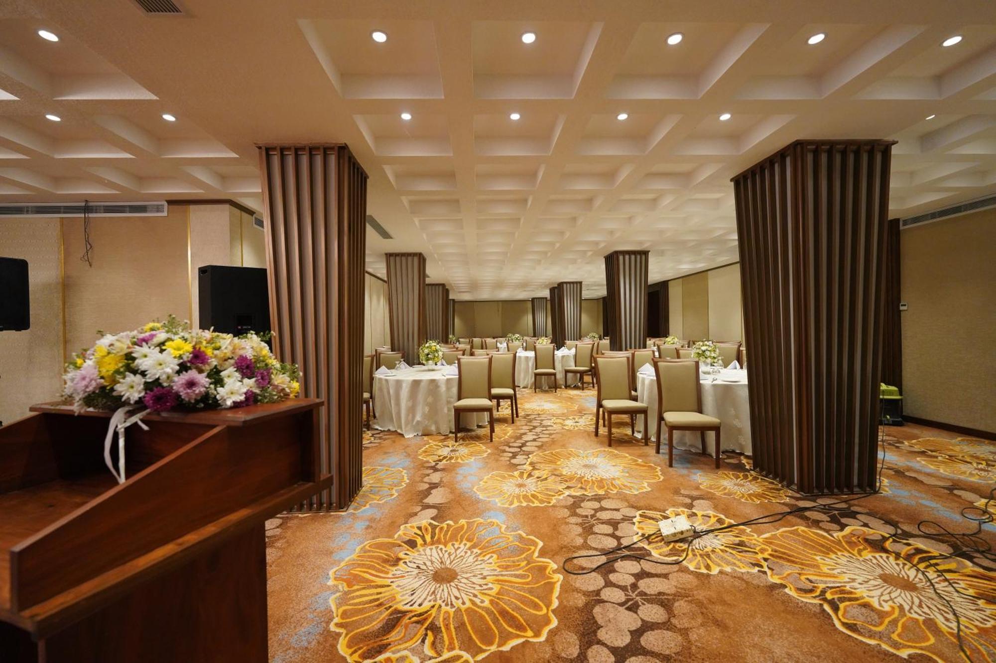 Hotel Grand Amanee รัตนปุระ ภายนอก รูปภาพ